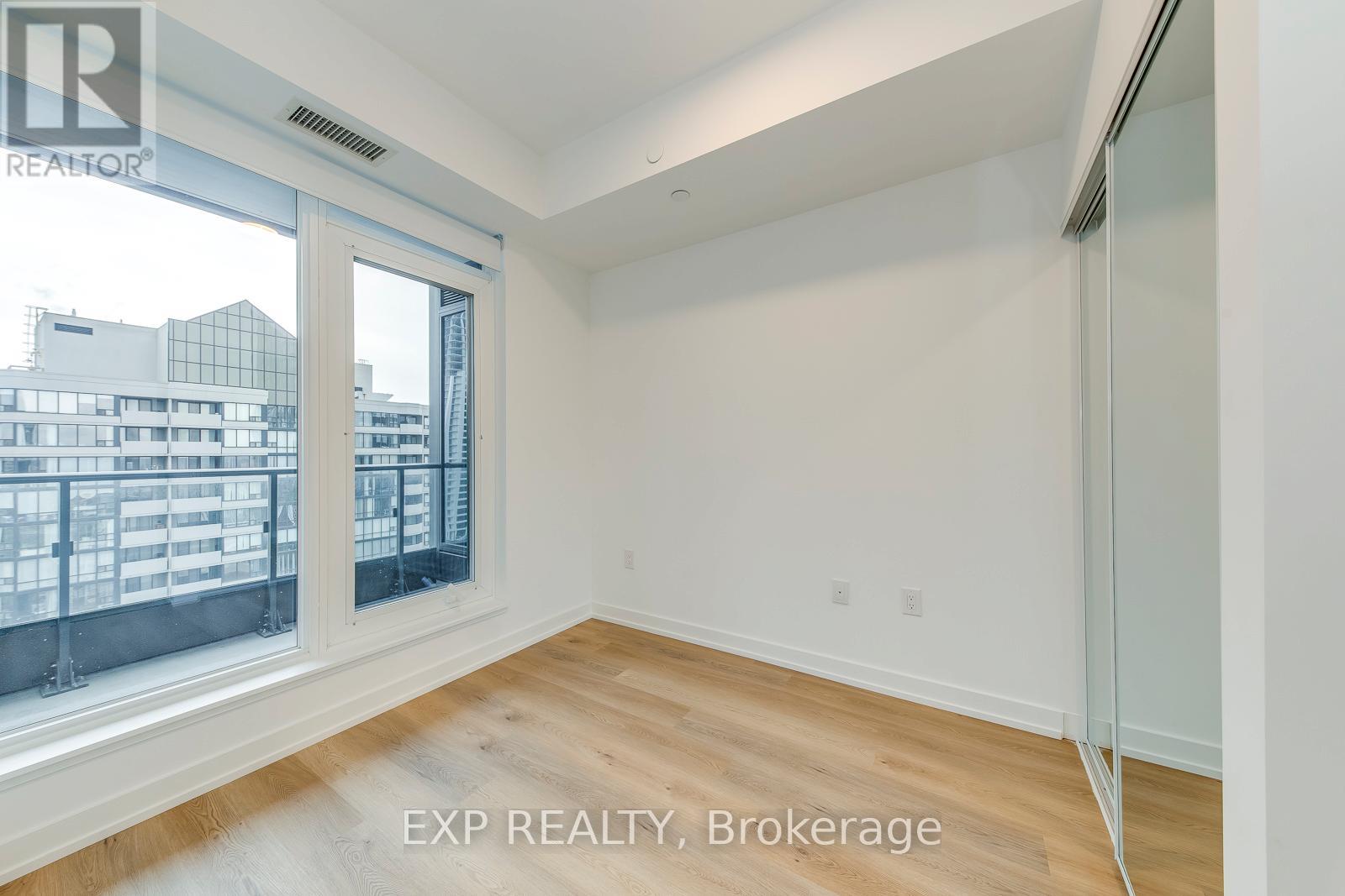 1710 - 395 Square One Drive, Mississauga, Ontario  L5B 0P6 - Photo 13 - W12653286