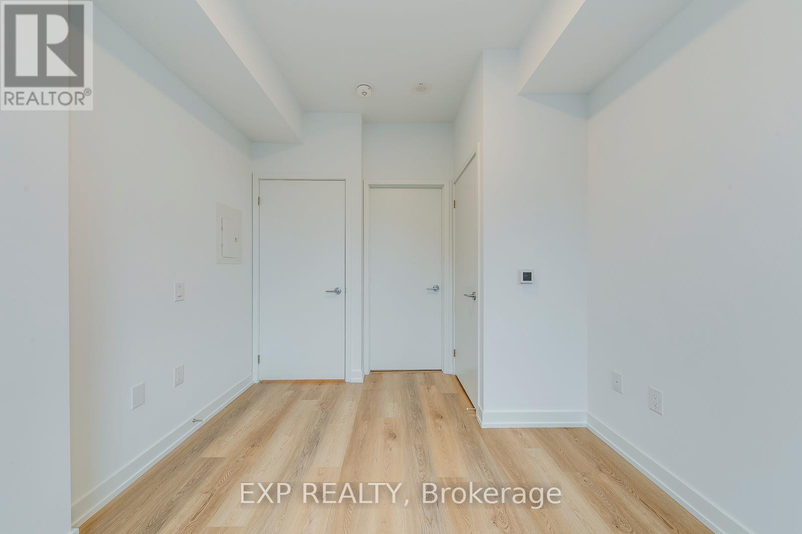 1710 - 395 Square One Drive, Mississauga, Ontario  L5B 0P6 - Photo 17 - W12653286