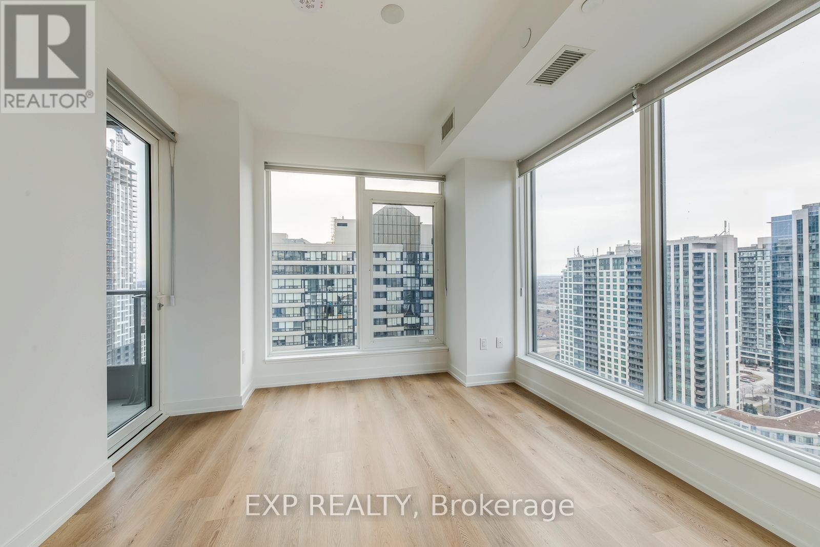 1710 - 395 Square One Drive, Mississauga, Ontario  L5B 0P6 - Photo 2 - W12653286