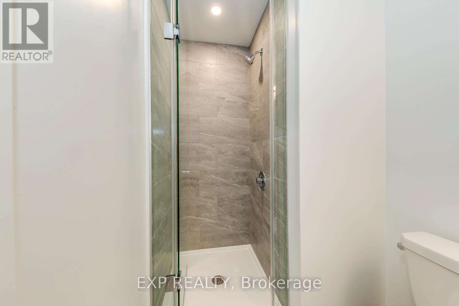 1710 - 395 Square One Drive, Mississauga, Ontario  L5B 0P6 - Photo 20 - W12653286