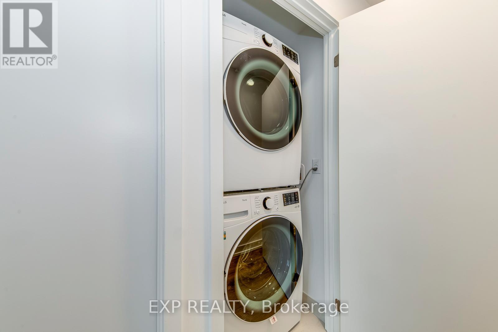 1710 - 395 Square One Drive, Mississauga, Ontario  L5B 0P6 - Photo 22 - W12653286