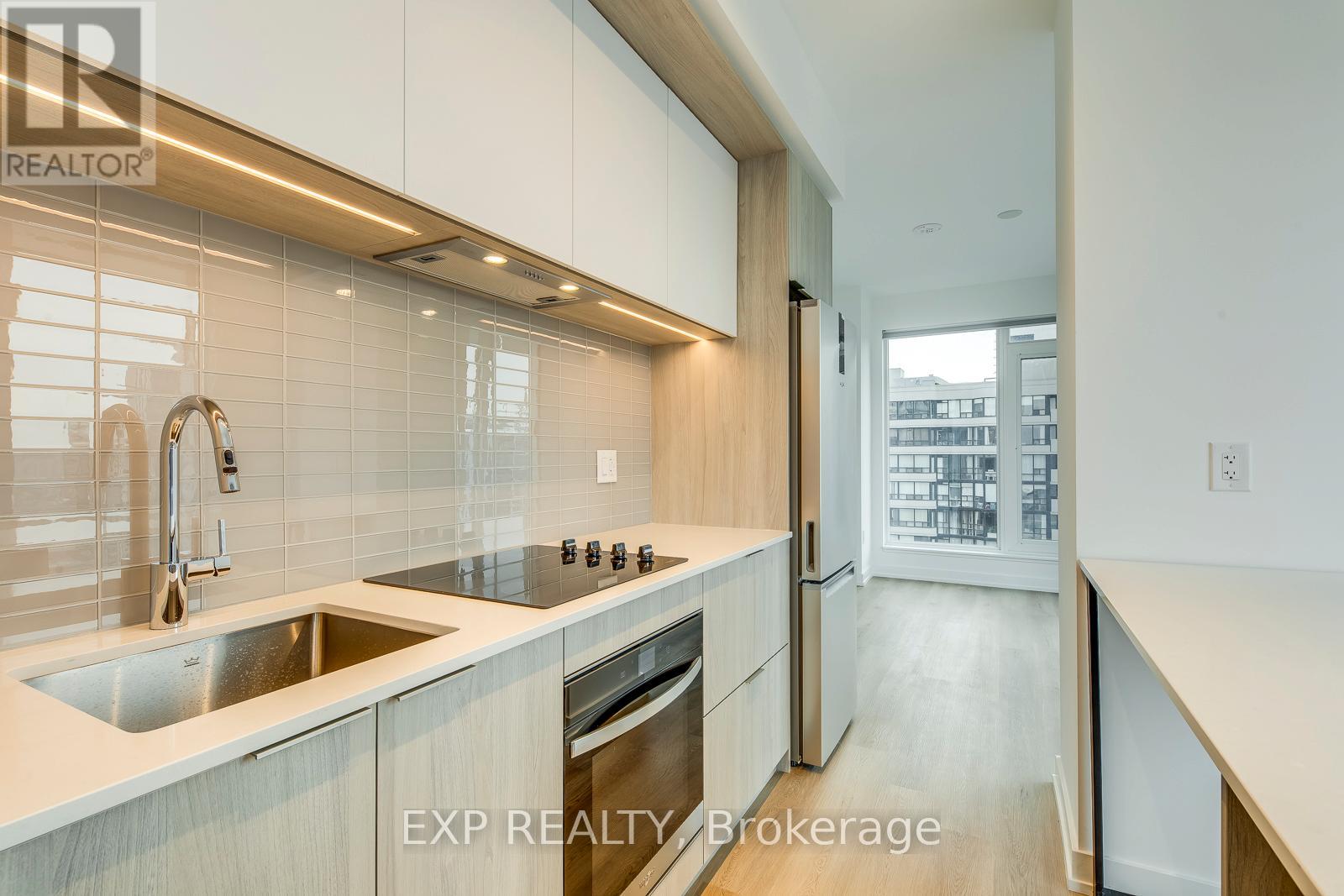 1710 - 395 Square One Drive, Mississauga, Ontario  L5B 0P6 - Photo 3 - W12653286