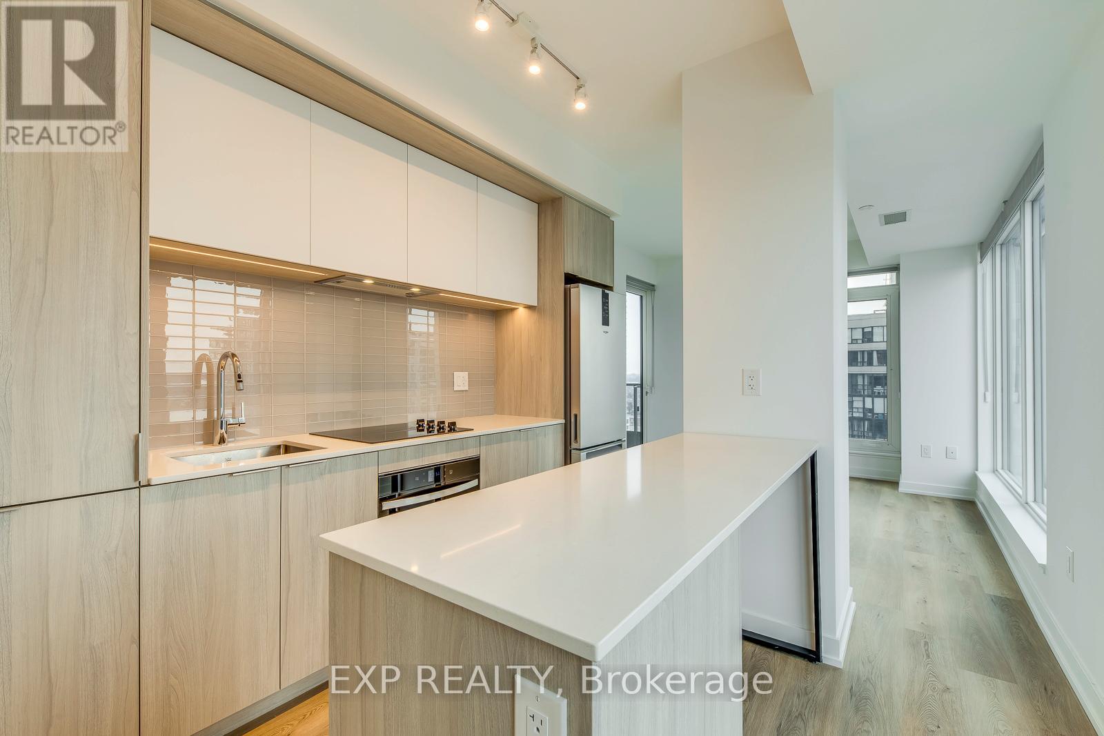 1710 - 395 Square One Drive, Mississauga, Ontario  L5B 0P6 - Photo 6 - W12653286