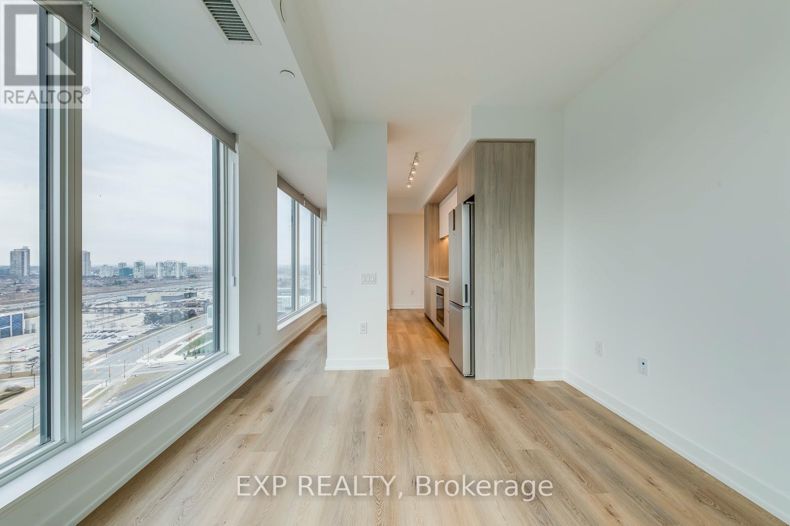 1710 - 395 Square One Drive, Mississauga, Ontario  L5B 0P6 - Photo 9 - W12653286