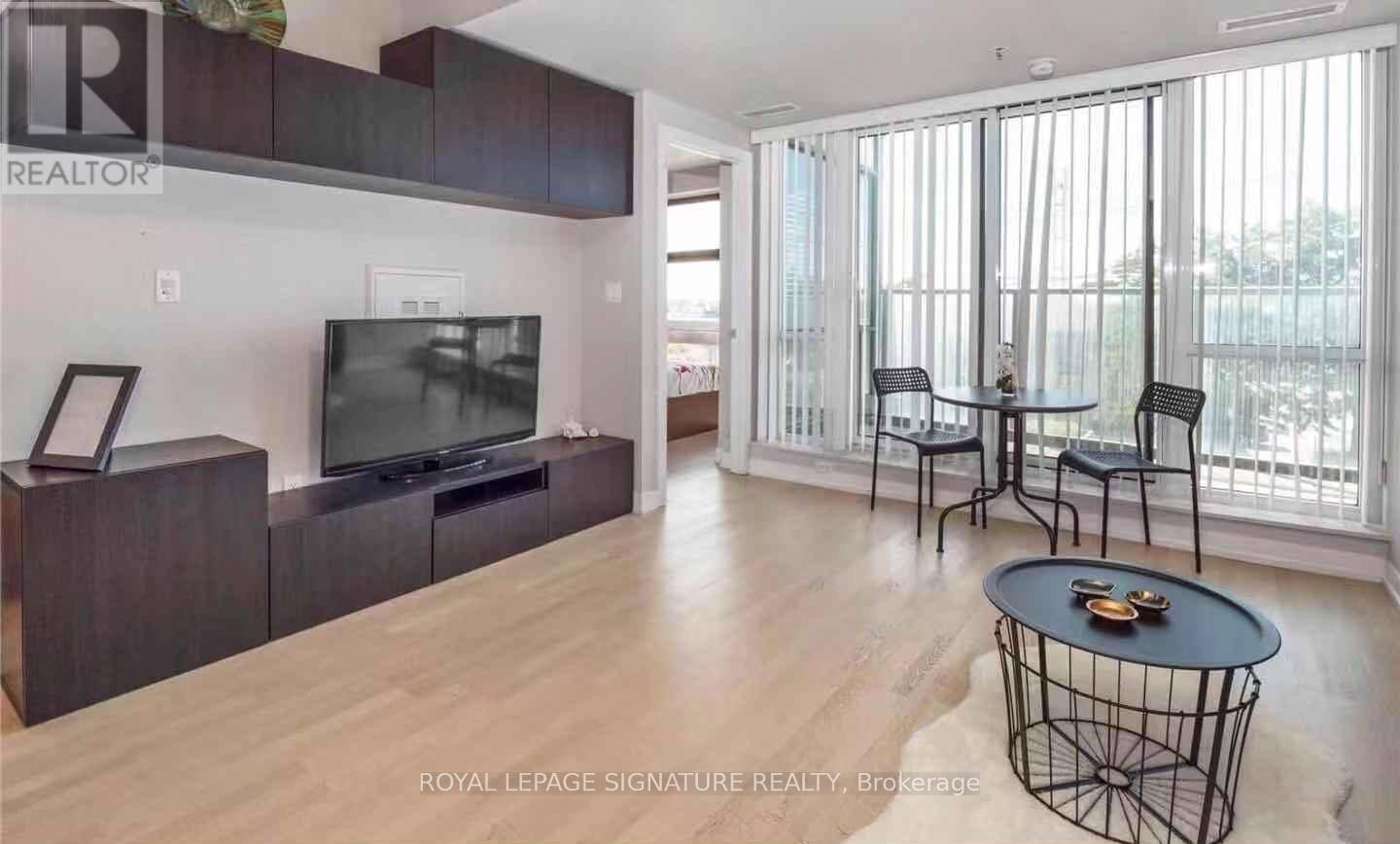 201 - 51 Lady Bank Road S, Toronto, Ontario  M8Z 0C9 - Photo 2 - W12653292