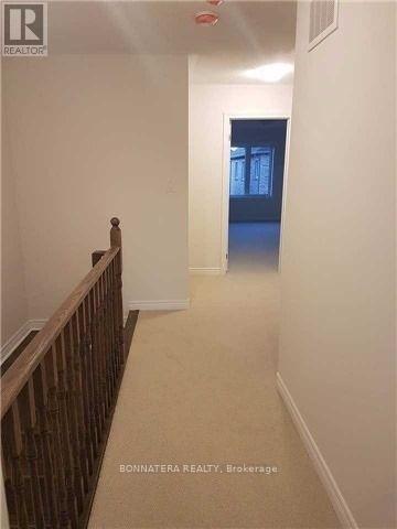 121 Huguenot Road, Oakville, Ontario  L6H 7C4 - Photo 10 - W12653294