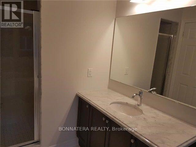 121 Huguenot Road, Oakville, Ontario  L6H 7C4 - Photo 13 - W12653294