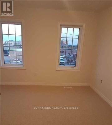 121 Huguenot Road, Oakville, Ontario  L6H 7C4 - Photo 15 - W12653294