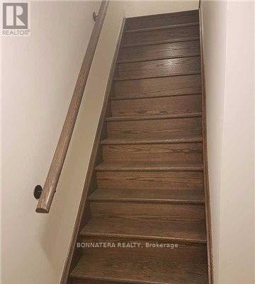 121 Huguenot Road, Oakville, Ontario  L6H 7C4 - Photo 16 - W12653294