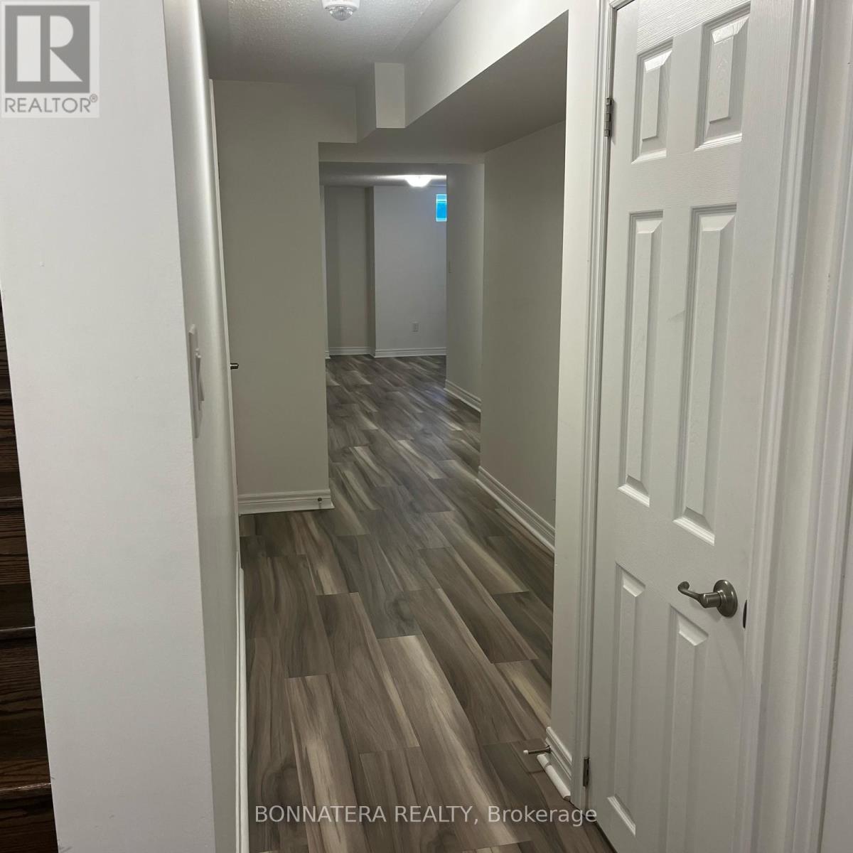 121 Huguenot Road, Oakville, Ontario  L6H 7C4 - Photo 19 - W12653294