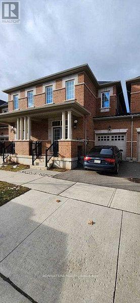 121 Huguenot Road, Oakville, Ontario  L6H 7C4 - Photo 2 - W12653294