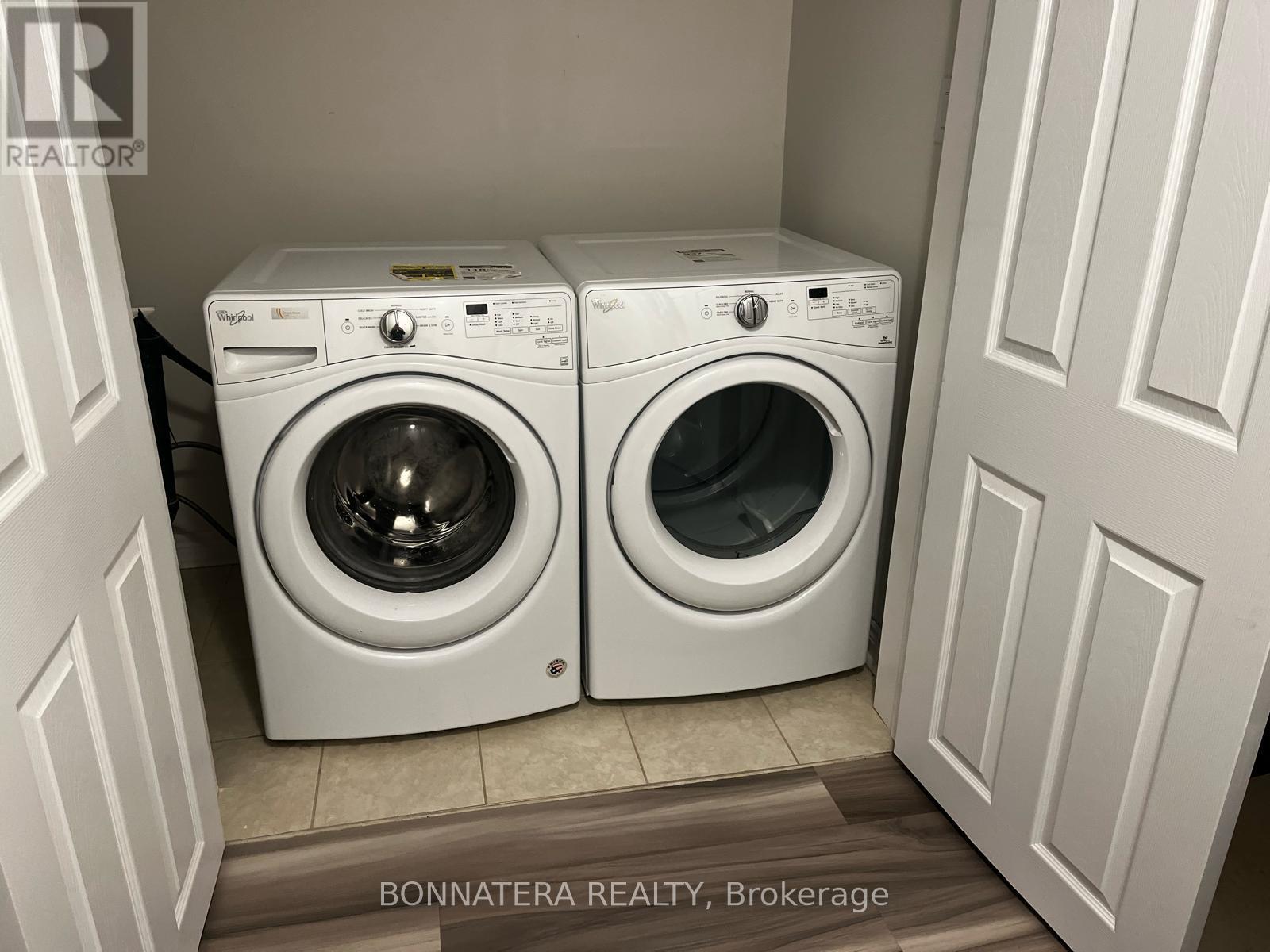 121 Huguenot Road, Oakville, Ontario  L6H 7C4 - Photo 23 - W12653294