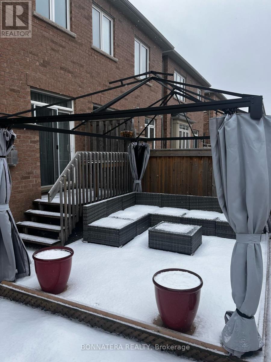 121 Huguenot Road, Oakville, Ontario  L6H 7C4 - Photo 24 - W12653294