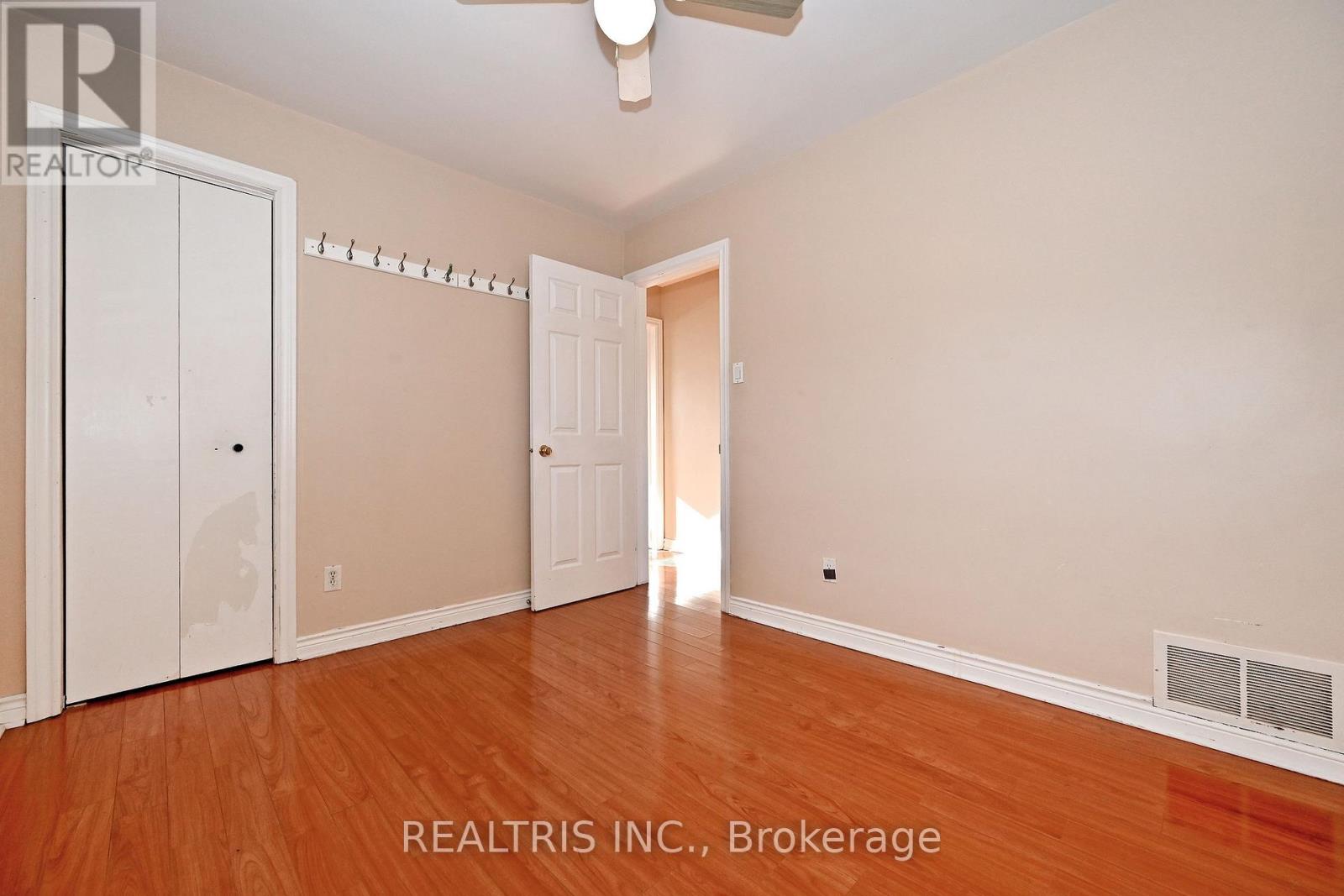 7308 Cambrett Drive, Mississauga, Ontario  L4T 2R5 - Photo 18 - W12653298