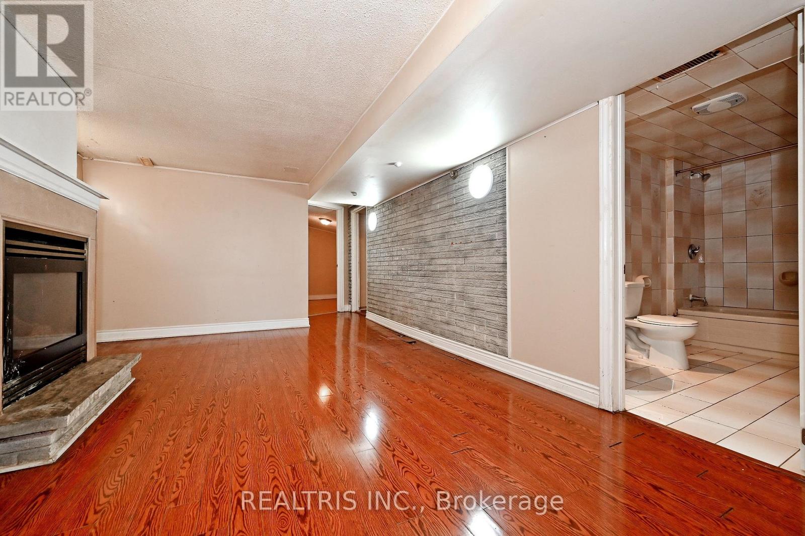 7308 Cambrett Drive, Mississauga, Ontario  L4T 2R5 - Photo 24 - W12653298