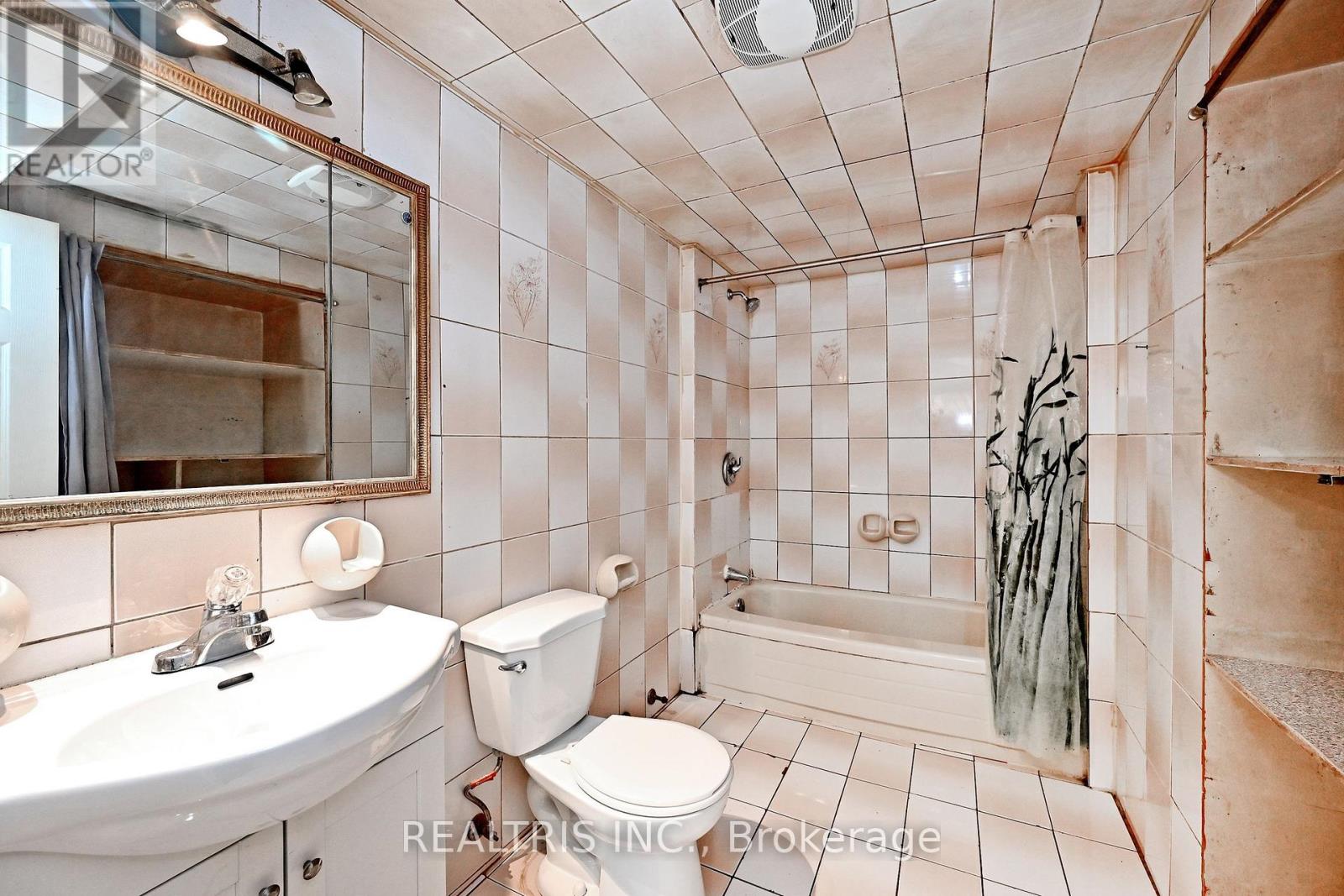 7308 Cambrett Drive, Mississauga, Ontario  L4T 2R5 - Photo 25 - W12653298