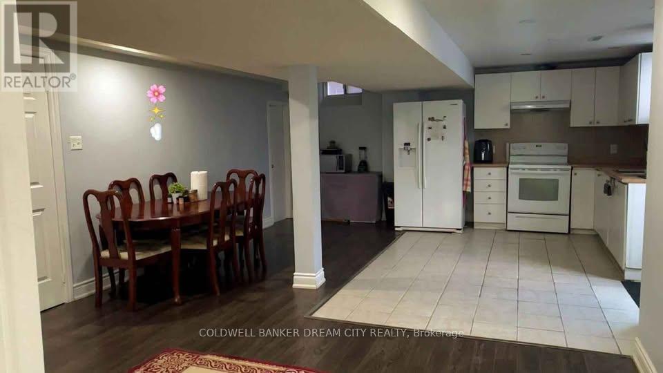 24 Tangleridge Boulevard, Brampton, Ontario  L6R 2X5 - Photo 5 - W12653304