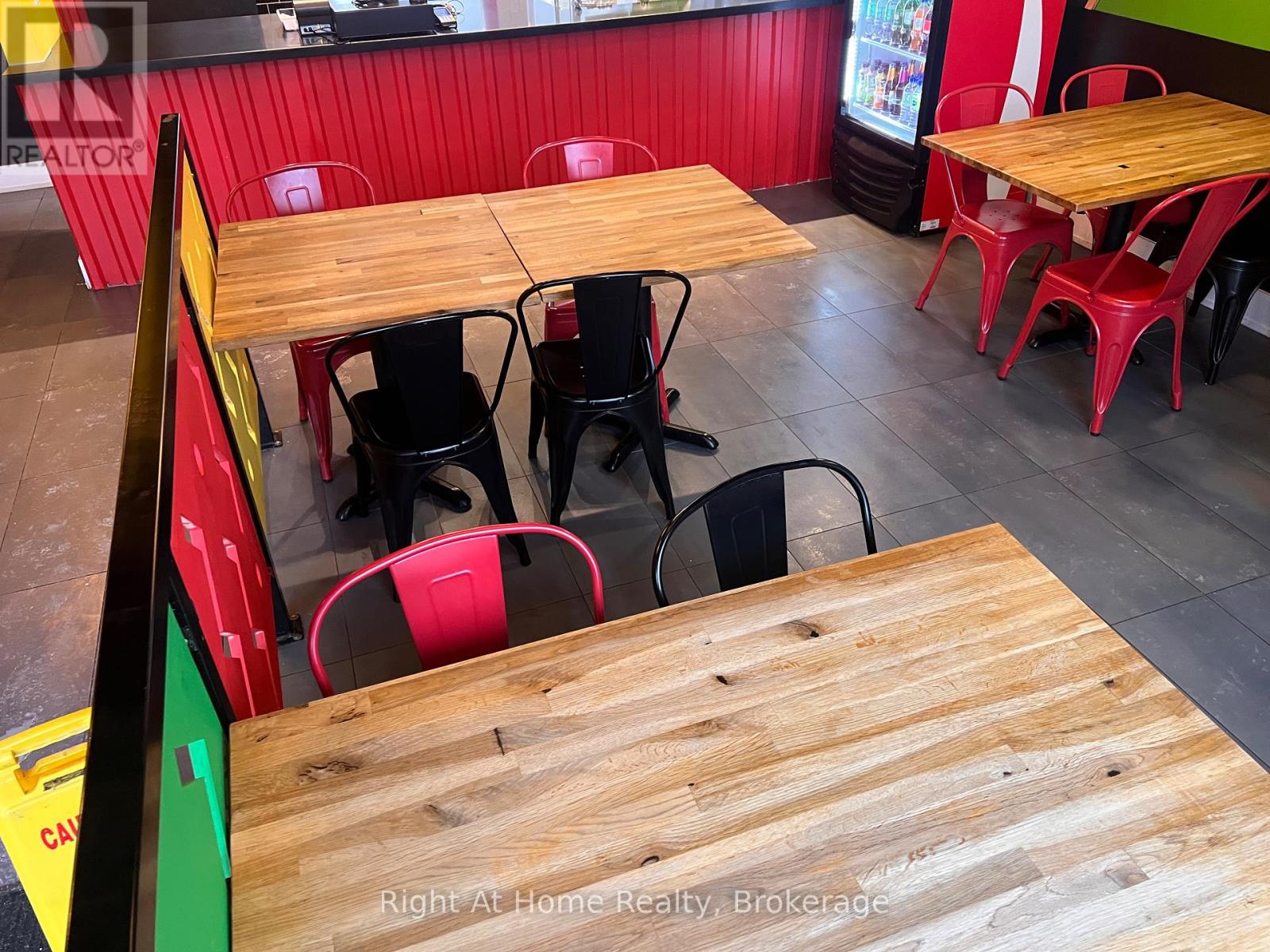 102 C - 1040 Garner Road W, Hamilton, Ontario  L9G 3K9 - Photo 17 - X12653326