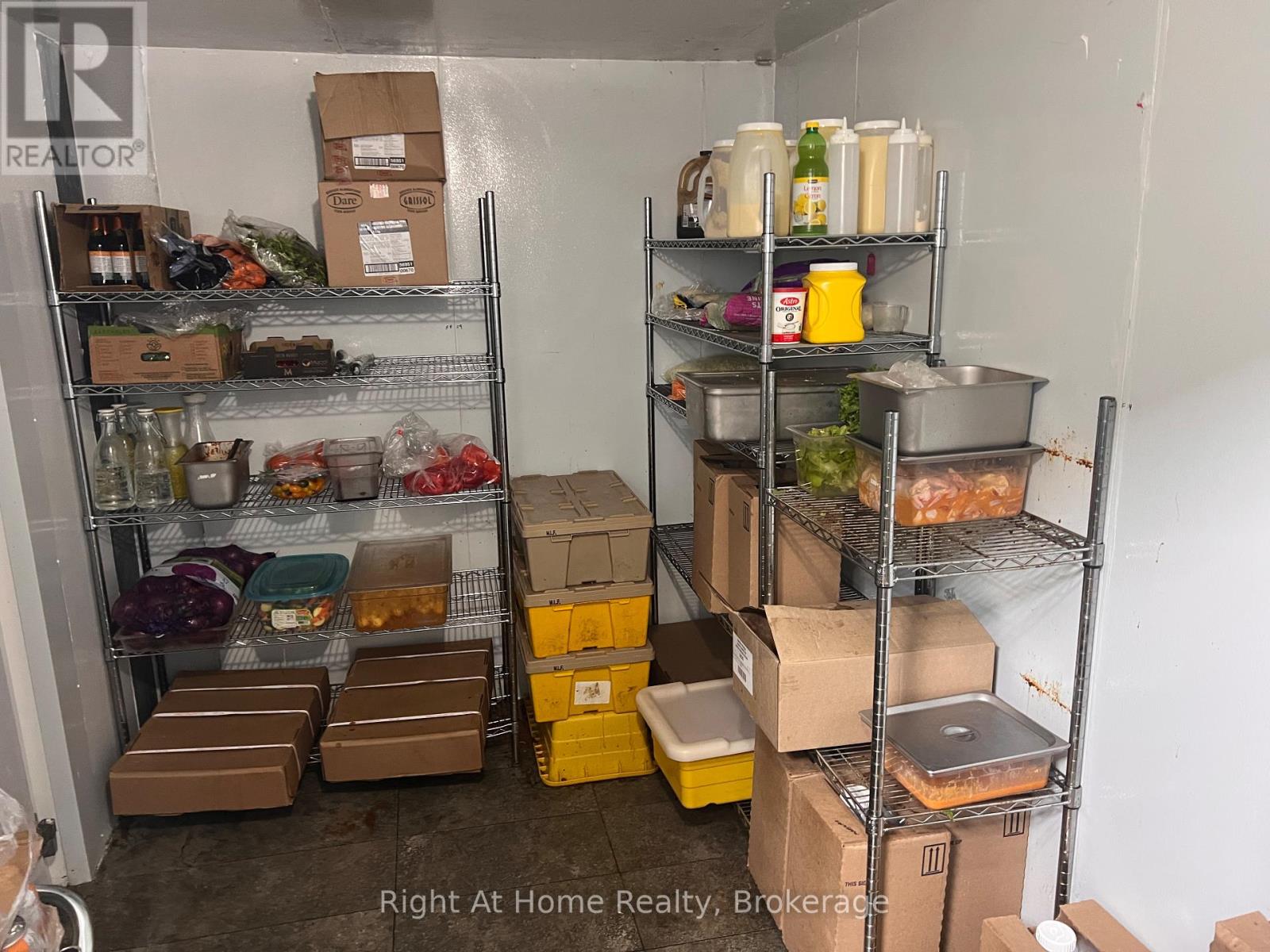 102 C - 1040 Garner Road W, Hamilton, Ontario  L9G 3K9 - Photo 4 - X12653326