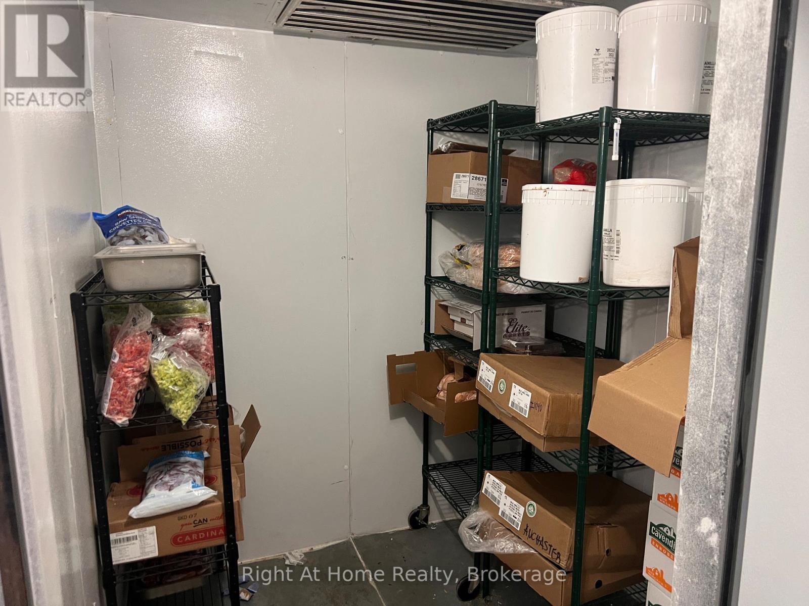 102 C - 1040 Garner Road W, Hamilton, Ontario  L9G 3K9 - Photo 5 - X12653326