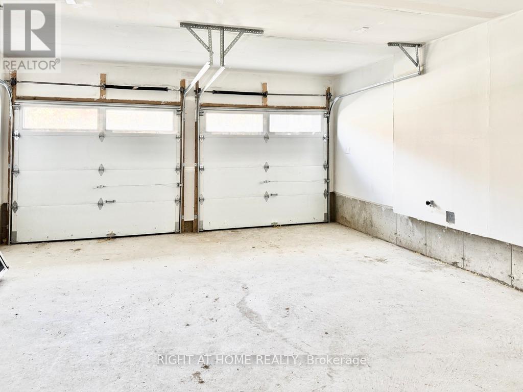 Upper - 70 Bearberry Road, Springwater, Ontario  L9X 2E1 - Photo 23 - S12470646