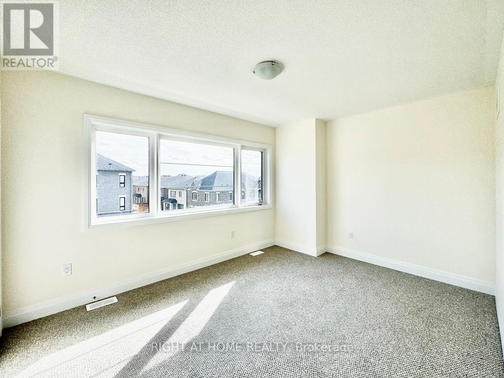 Upper - 70 Bearberry Road, Springwater, Ontario  L9X 2E1 - Photo 16 - S12470646