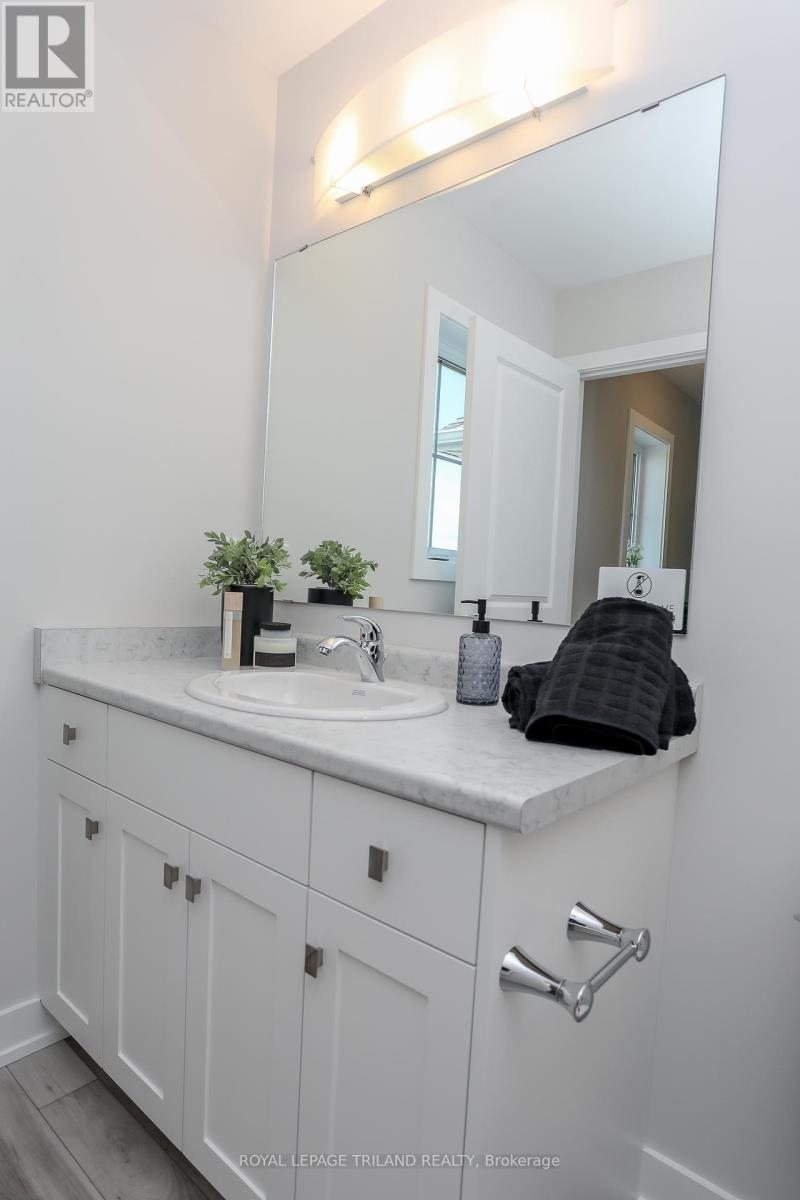 24 Harrow Lane, St. Thomas, Ontario  N5R 0P3 - Photo 19 - X12653352