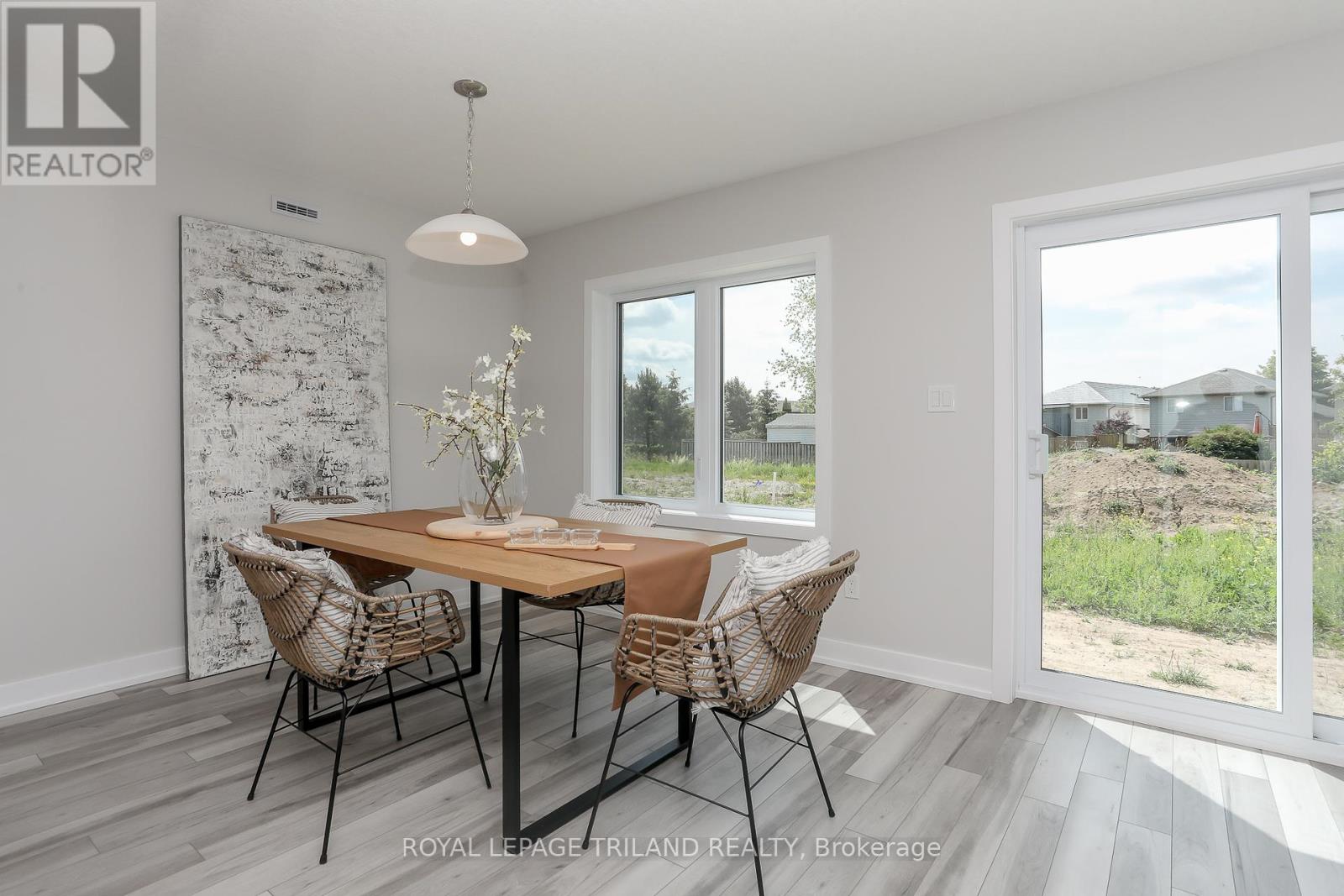 24 Harrow Lane, St. Thomas, Ontario  N5R 0P3 - Photo 5 - X12653352