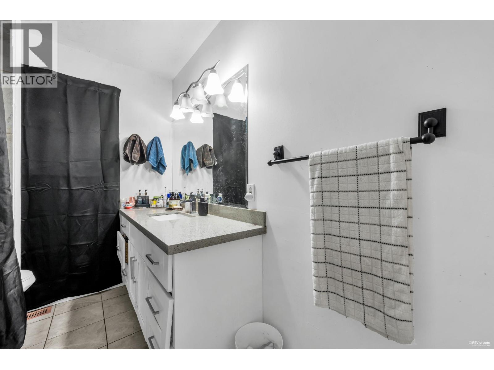 673 Lowell Court, Coquitlam, British Columbia V3J 3J8 - Photo 18 - R3075148