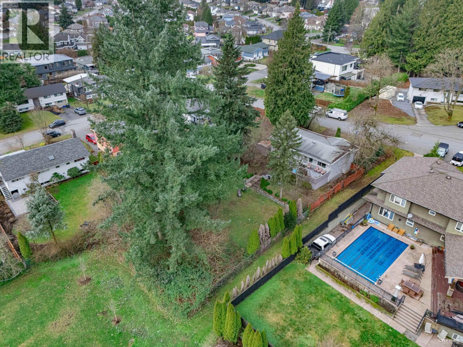 673 Lowell Court, Coquitlam, British Columbia V3J 3J8 - Photo 36 - R3075148