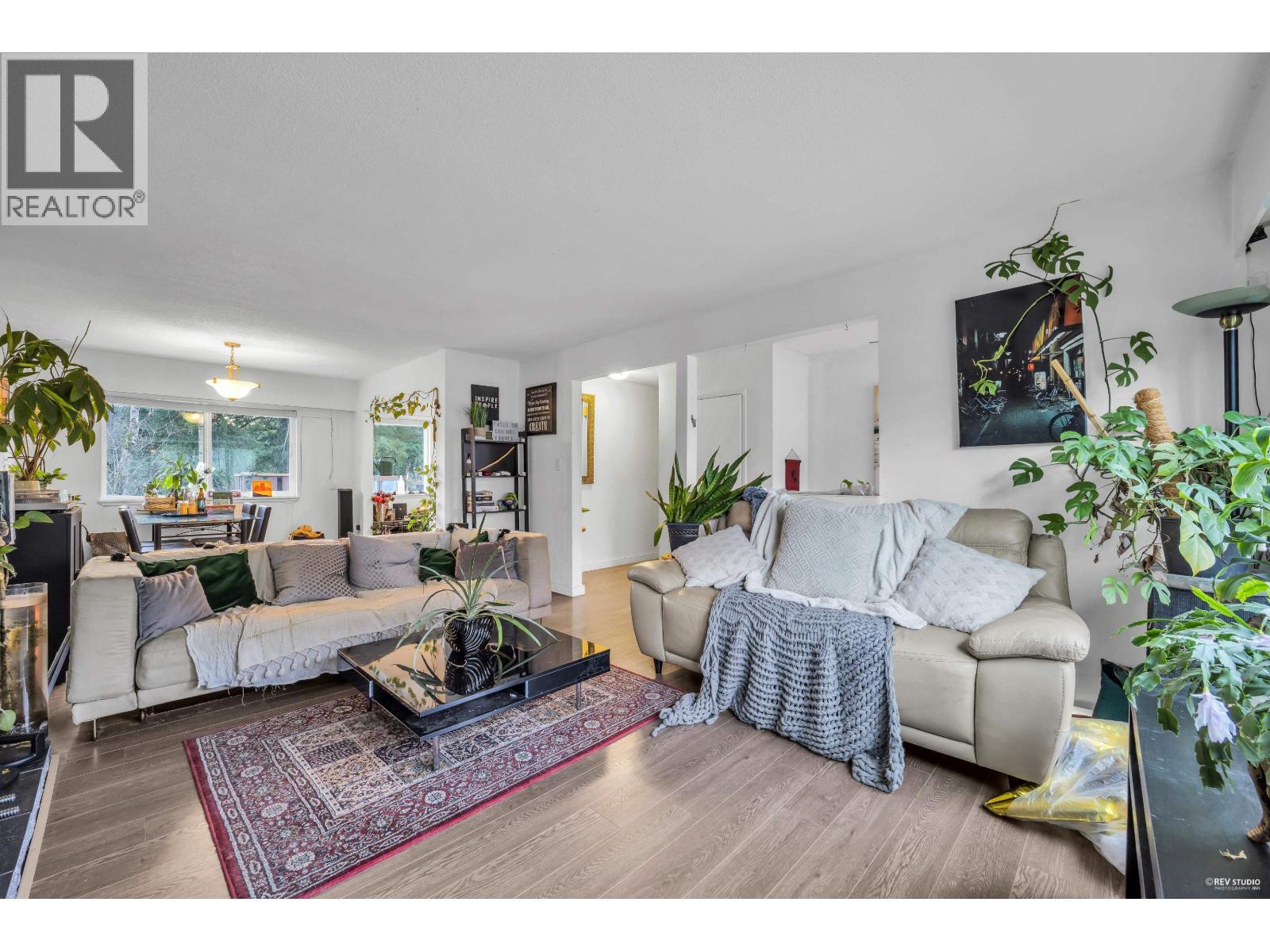 673 Lowell Court, Coquitlam, British Columbia V3J 3J8 - Photo 4 - R3075148