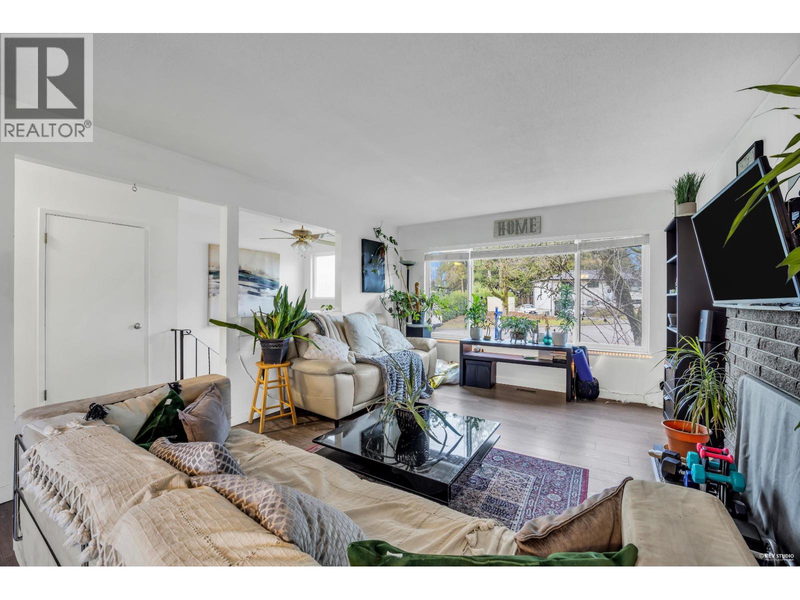 673 Lowell Court, Coquitlam, British Columbia V3J 3J8 - Photo 6 - R3075148