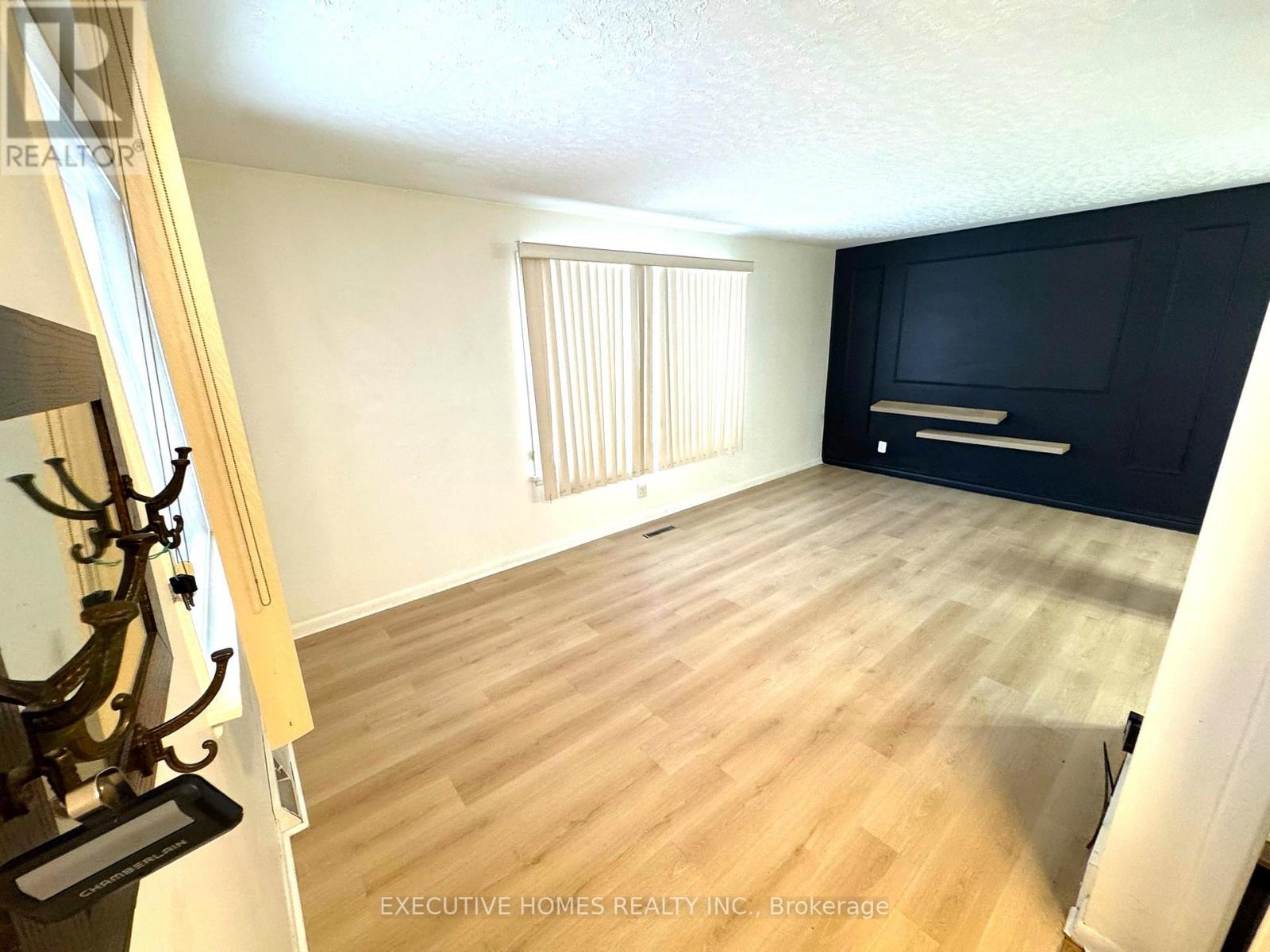 336 Kingsway Avenue, Thunder Bay, Ontario  P7E 2A5 - Photo 2 - X12653344