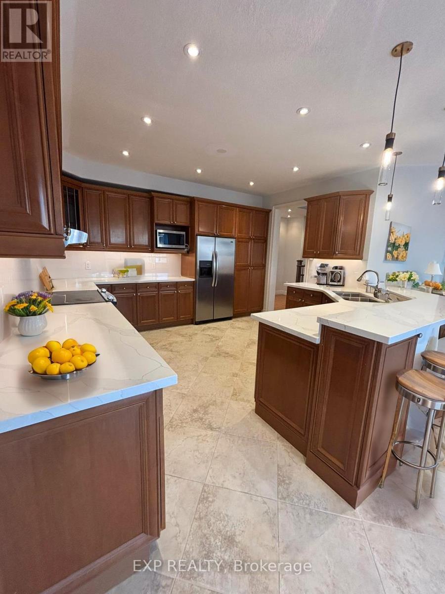 93 Tremaine Drive, Kitchener, Ontario  N2A 4M3 - Photo 12 - X12653348