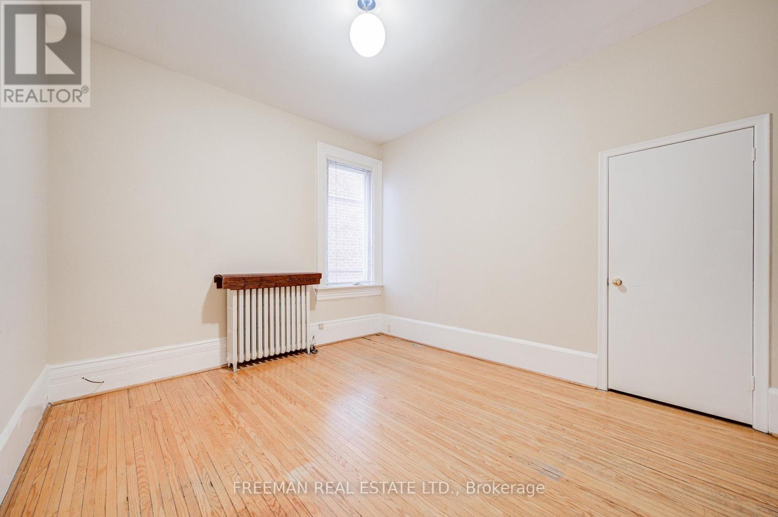 Main Fl - 756 Eculid Avenue, Toronto, Ontario  M6G 2V2 - Photo 14 - C12653276