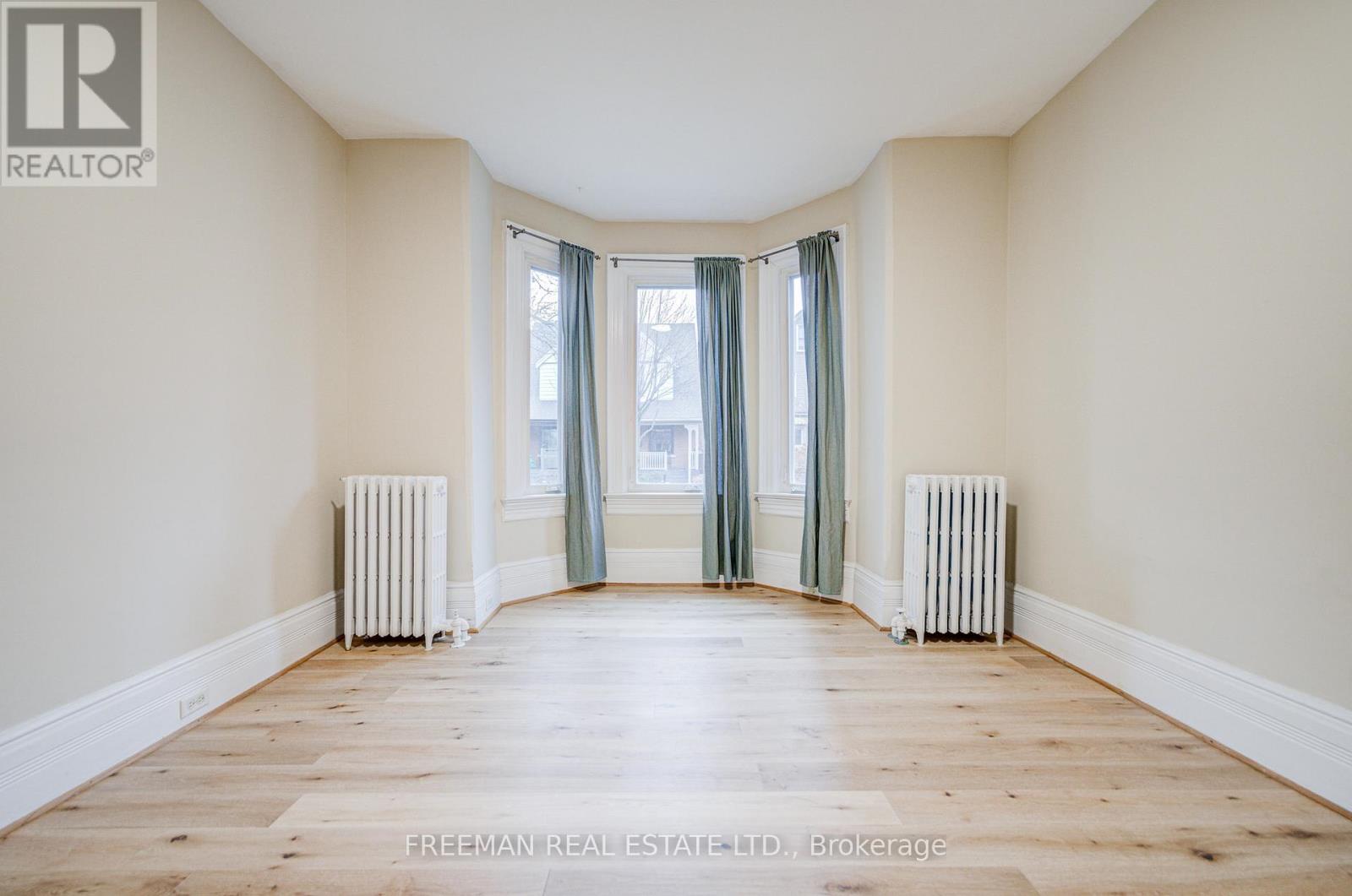 Main Fl - 756 Eculid Avenue, Toronto, Ontario  M6G 2V2 - Photo 17 - C12653276