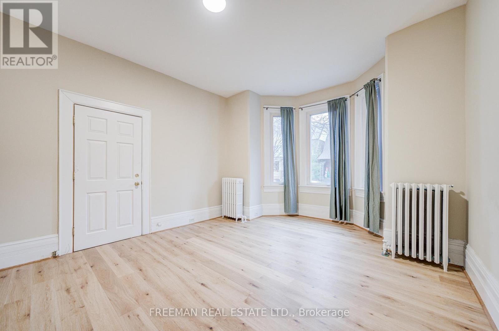 Main Fl - 756 Eculid Avenue, Toronto, Ontario  M6G 2V2 - Photo 18 - C12653276