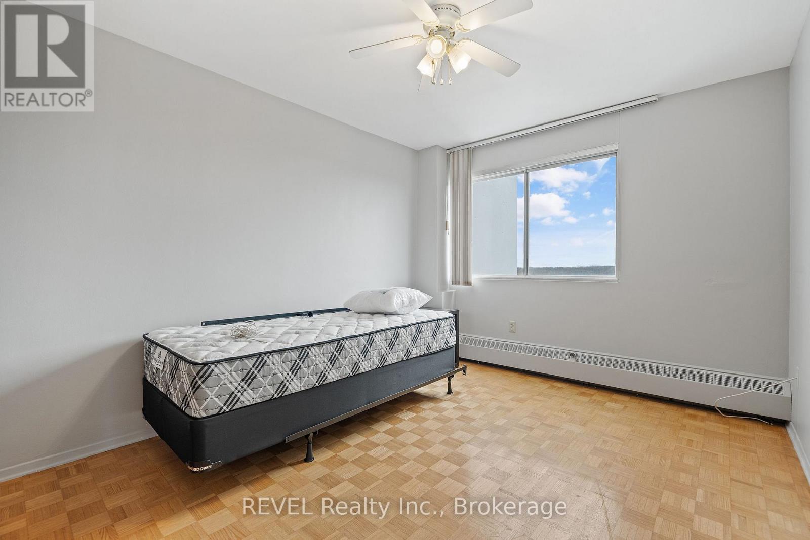 807 - 15 Towering Heights Boulevard, St. Catharines (Glendale/glenridge), Ontario  L2T 3G7 - Photo 13 - X12653402