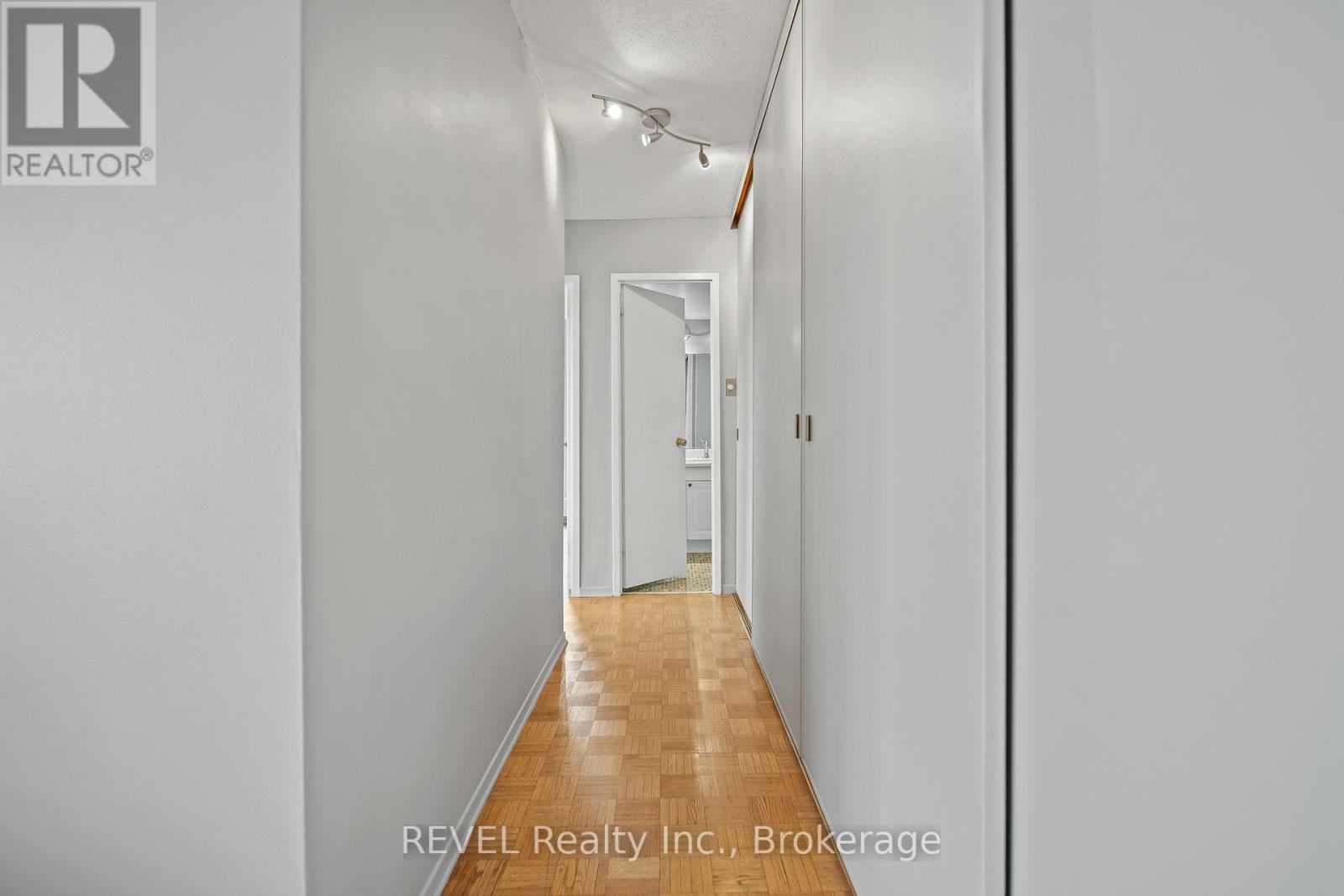 807 - 15 Towering Heights Boulevard, St. Catharines (Glendale/glenridge), Ontario  L2T 3G7 - Photo 16 - X12653402