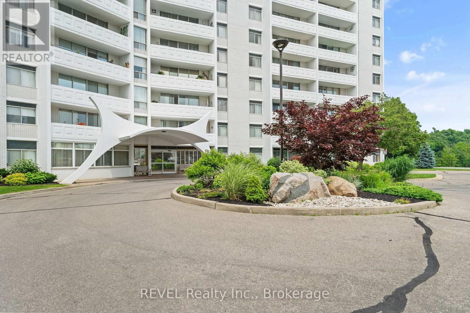 807 - 15 Towering Heights Boulevard, St. Catharines (Glendale/glenridge), Ontario  L2T 3G7 - Photo 21 - X12653402