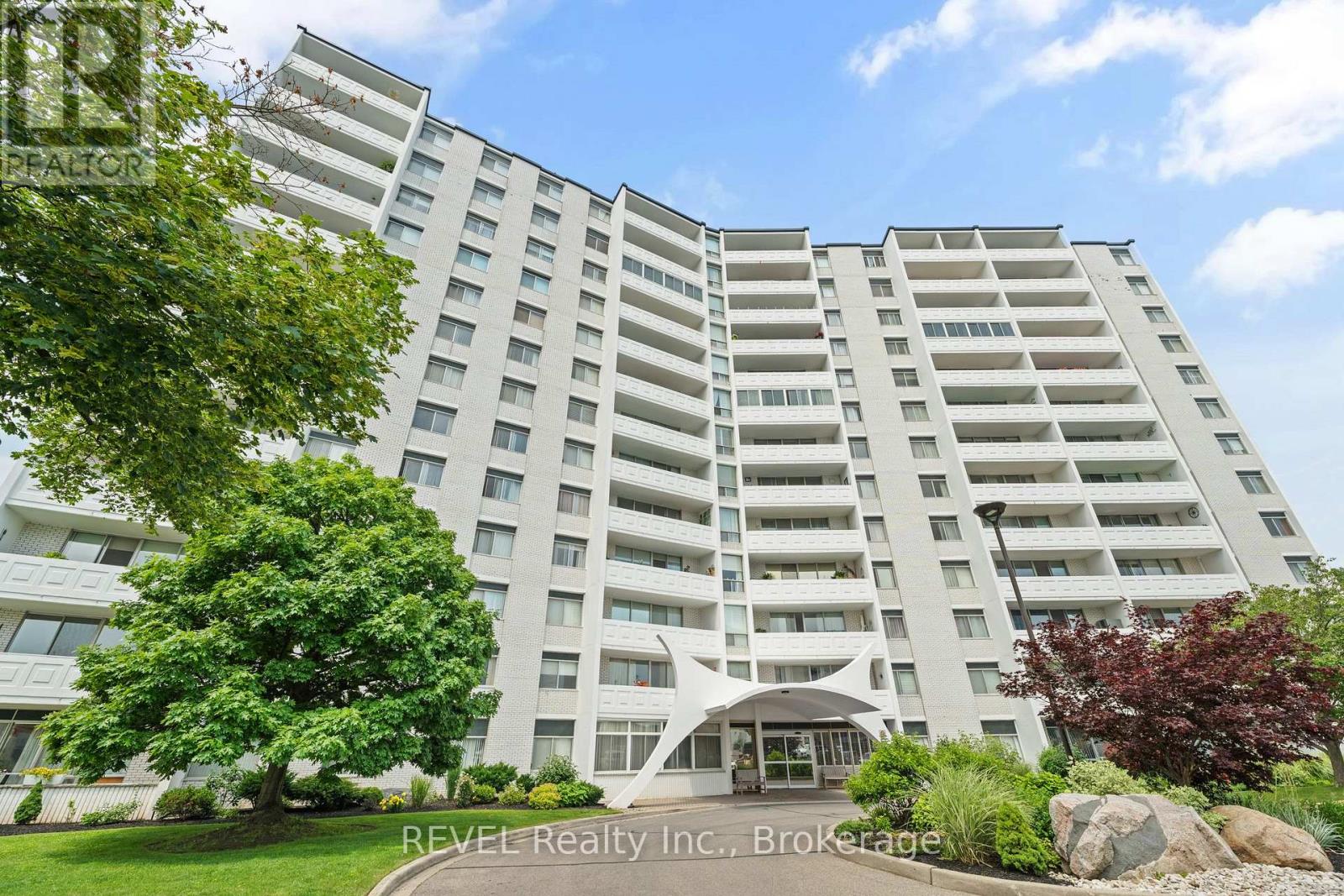 807 - 15 Towering Heights Boulevard, St. Catharines (Glendale/glenridge), Ontario  L2T 3G7 - Photo 22 - X12653402