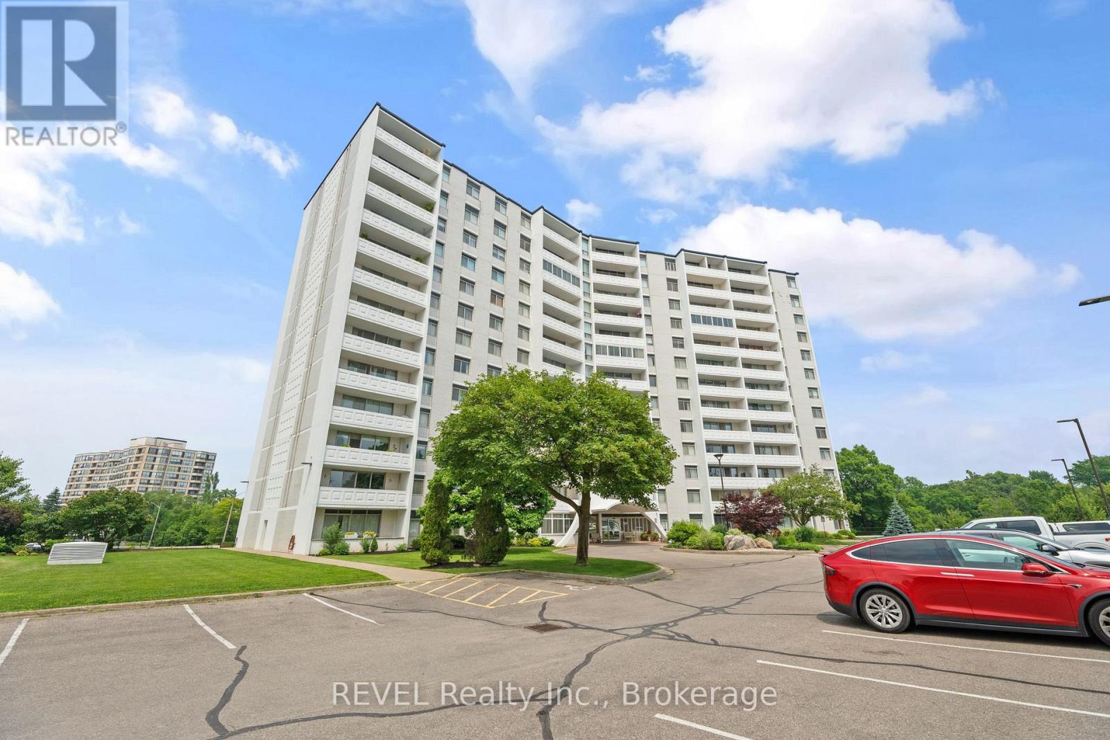 807 - 15 Towering Heights Boulevard, St. Catharines (Glendale/glenridge), Ontario  L2T 3G7 - Photo 23 - X12653402