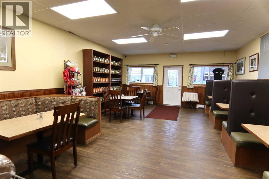 5026 51 Avenue, Ponoka, Alberta  T4J 1S4 - Photo 12 - A2274563