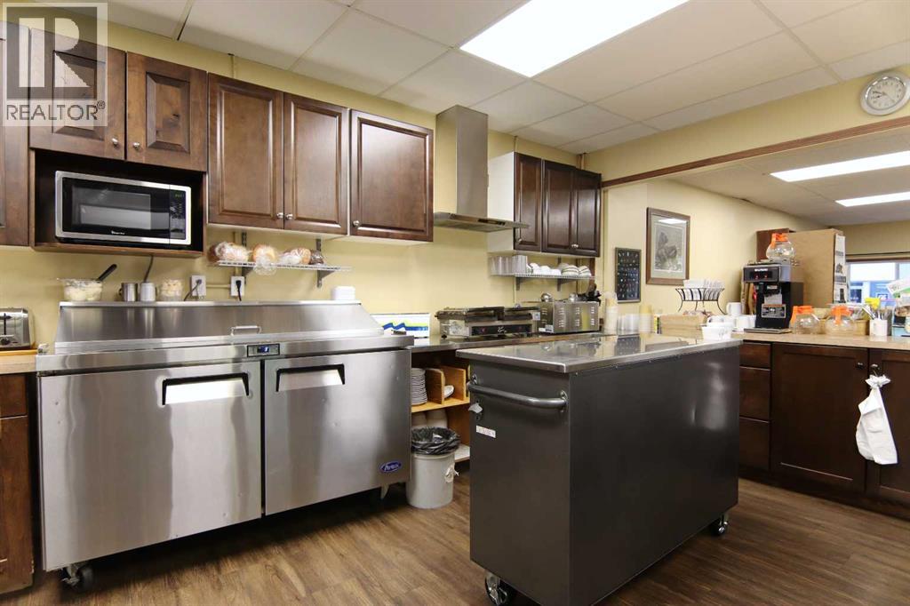 5026 51 Avenue, Ponoka, Alberta  T4J 1S4 - Photo 8 - A2274563