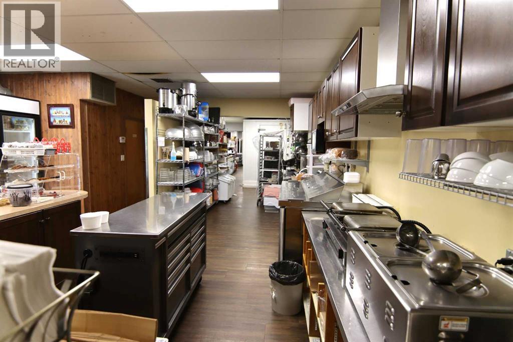 5026 51 Avenue, Ponoka, Alberta  T4J 1S4 - Photo 5 - A2274563