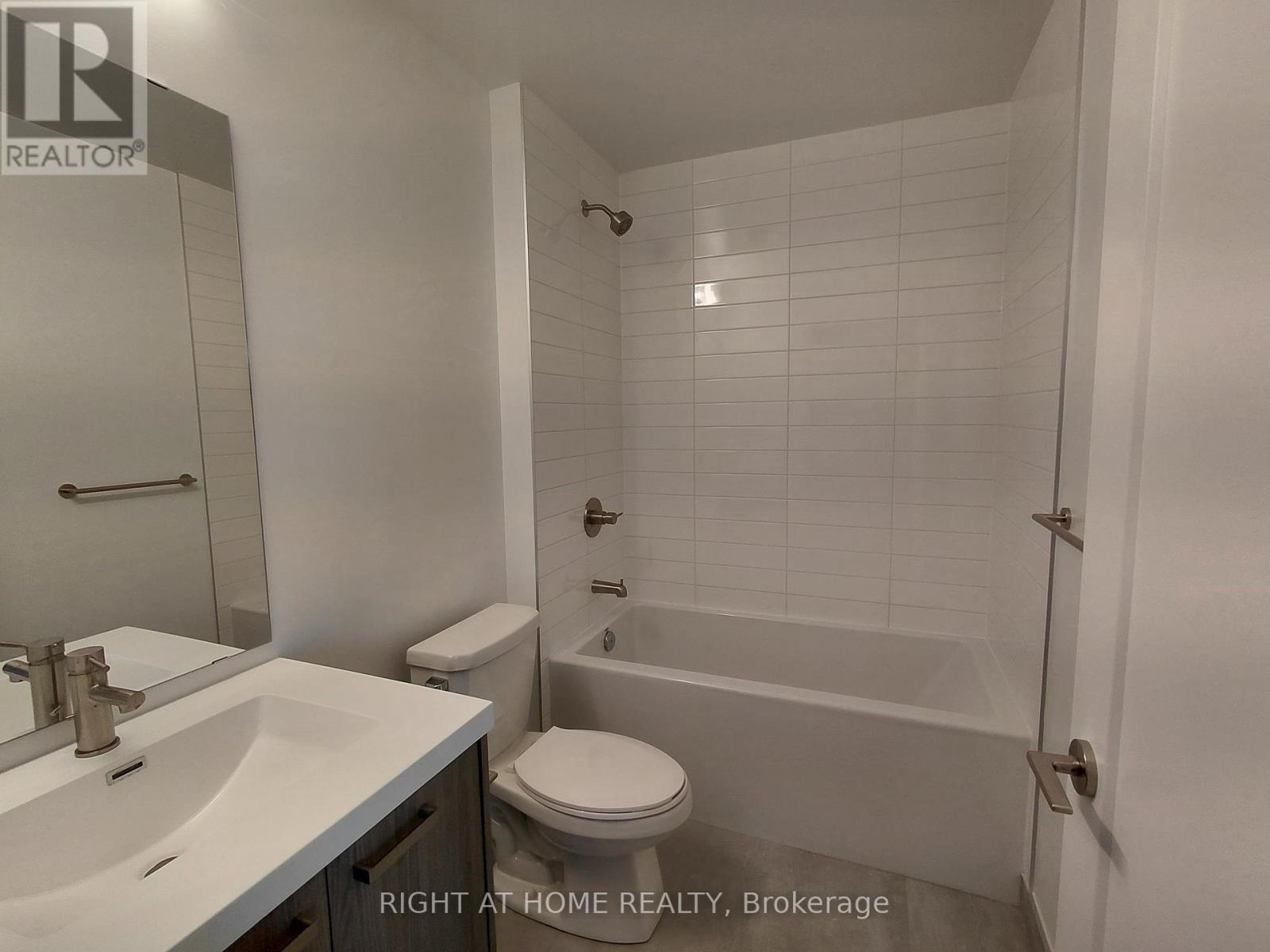 2009 - 20 Soudan Avenue, Toronto, Ontario  M4S 0E2 - Photo 10 - C12653386