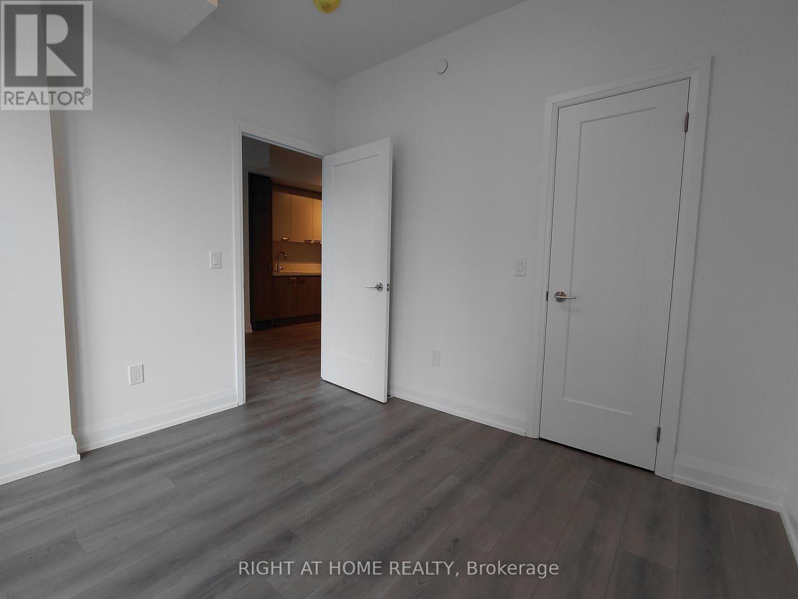 2009 - 20 Soudan Avenue, Toronto, Ontario  M4S 0E2 - Photo 11 - C12653386