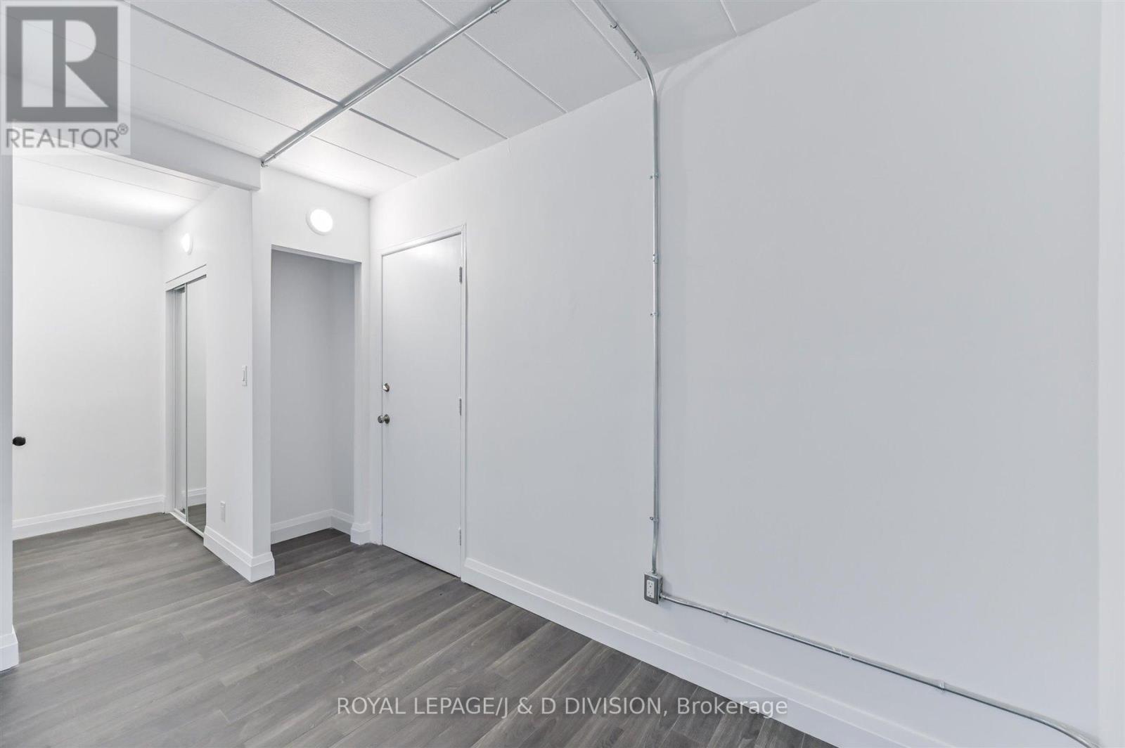 207 - 325 Sammon Avenue, Toronto, Ontario  M4J 2A1 - Photo 5 - E12653390