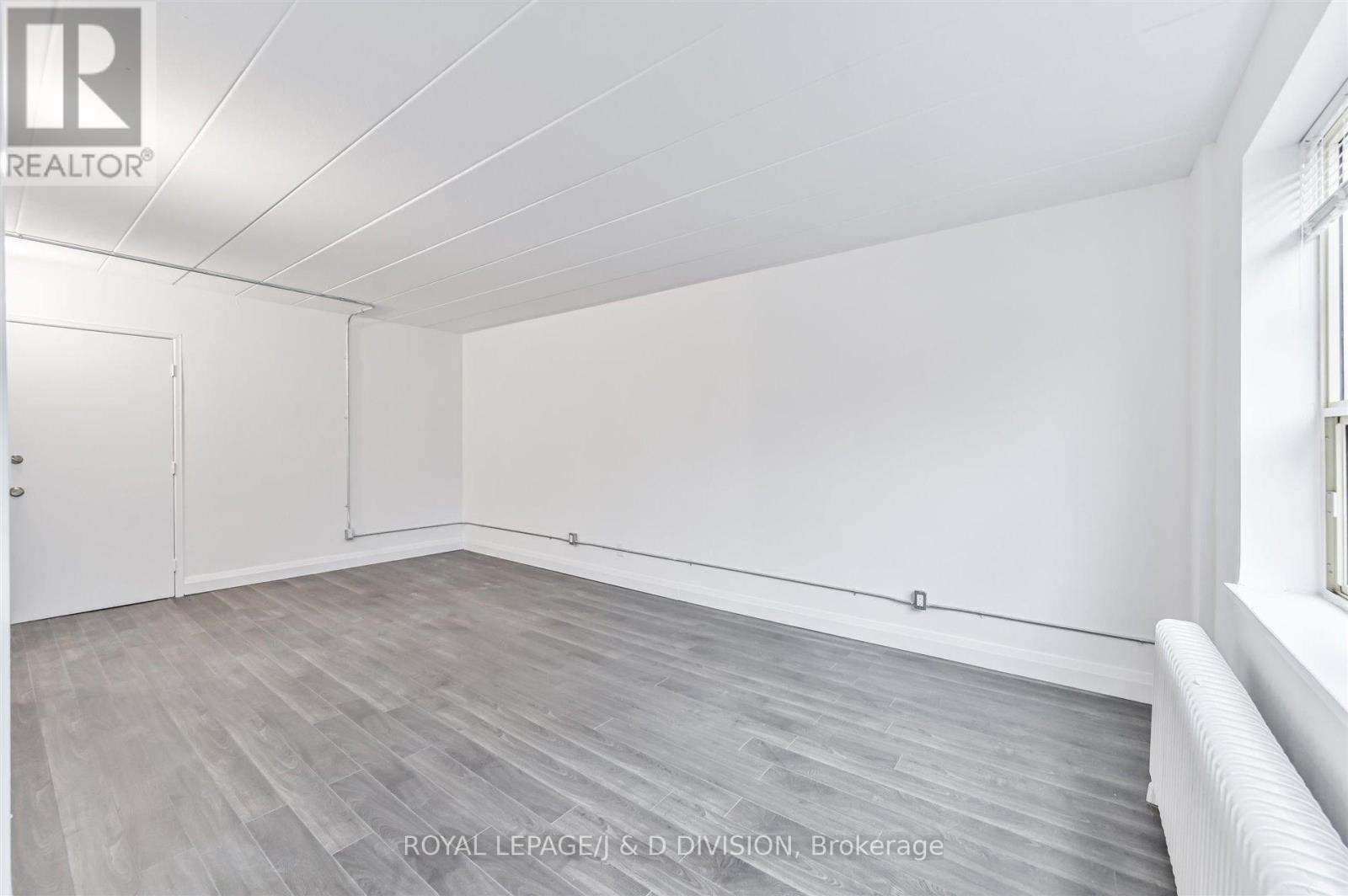 207 - 325 Sammon Avenue, Toronto, Ontario  M4J 2A1 - Photo 6 - E12653390