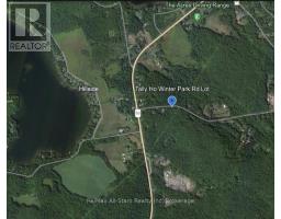 A TALLY HO WINTER PARK ROAD, Lake of Bays, Ontario